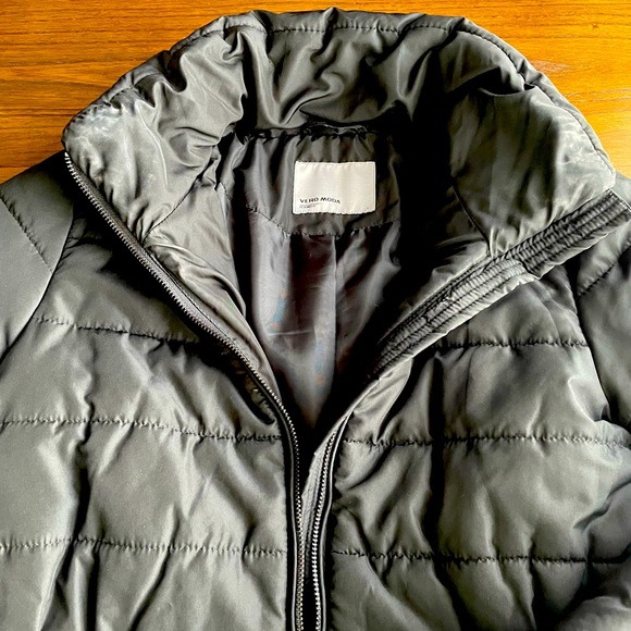 Vero Moda Black Puffer Jacket - Size Small - Picture 2 of 3